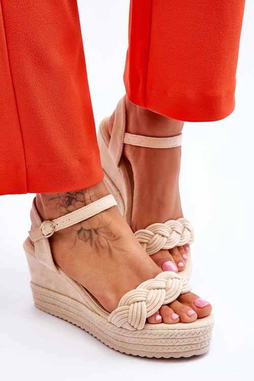 Klasické semišové sandály na klínu béžové Denisse