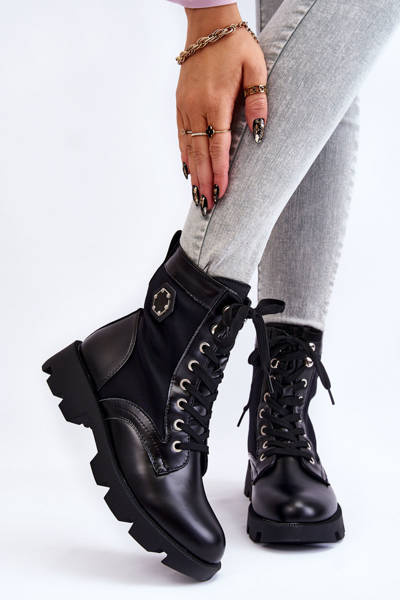 Dámske čipky -upové topánky. Izolácia čiernej nomi