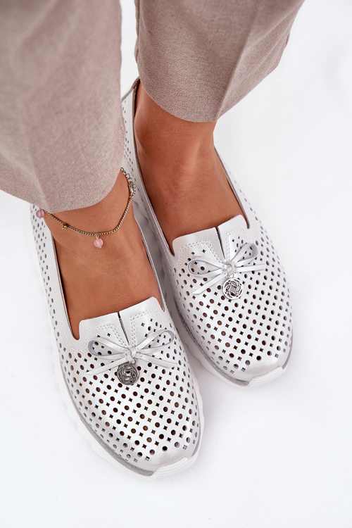 Dámské Kožené Polobotky S Ažurovým Designem Z Přírodní Kůže D&A LR51-631 Stříbrné