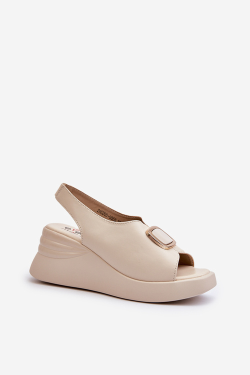 Kožené dámske sandále na klinu s ozdobou Beige Salvania