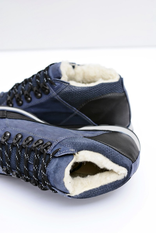 Pánske topánky Navy modré izolované trafšie