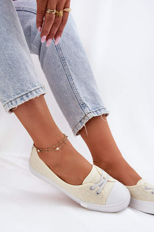 Dámské tenisky s výšivkou Lee Cooper LCW-25-31-3445L béžové