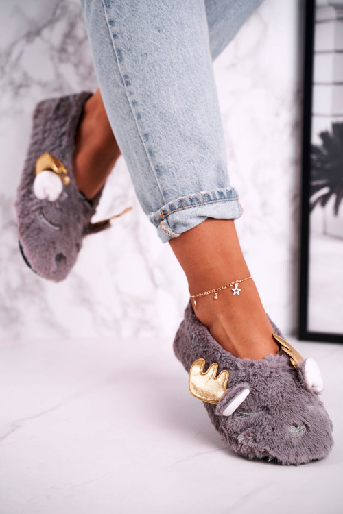 Vianočné izolované kožušinové šedé papcas rooky