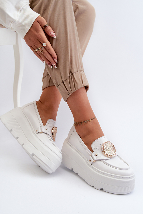 Zazoo 3458 Dámske Kožené Mokasíny s Ozdobou Biele