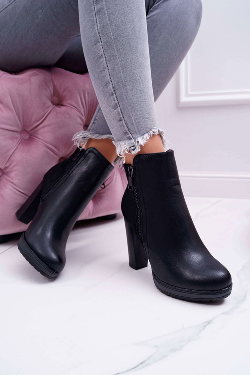 Dámske topánky na post čiernej Malma