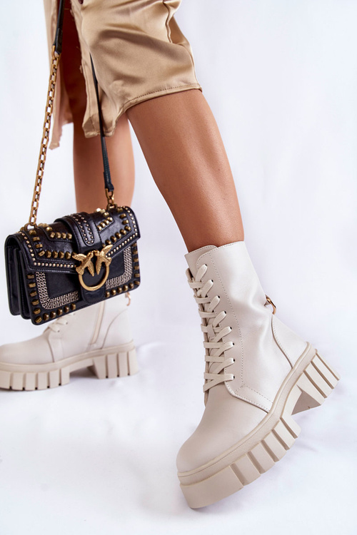 Kožené izolované topánky na svetelnej platforme Beisa