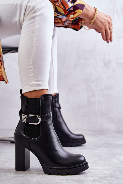 kožené kozačky na sloupku s ozdobným páskem Černé Maresol