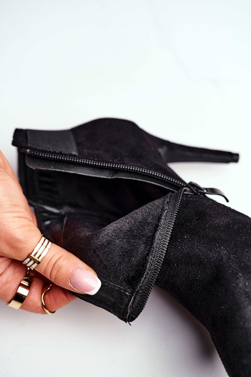 Čierne topánky žien na vysokom podpätku