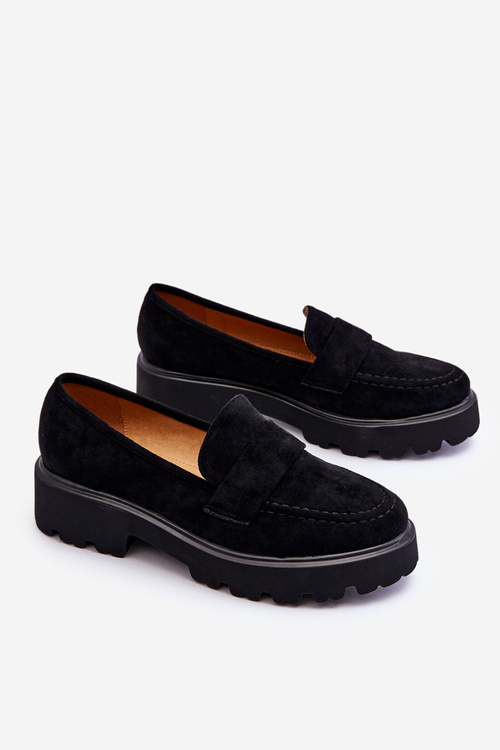 Klasické semišové topánky čiernych korinských mokasírov