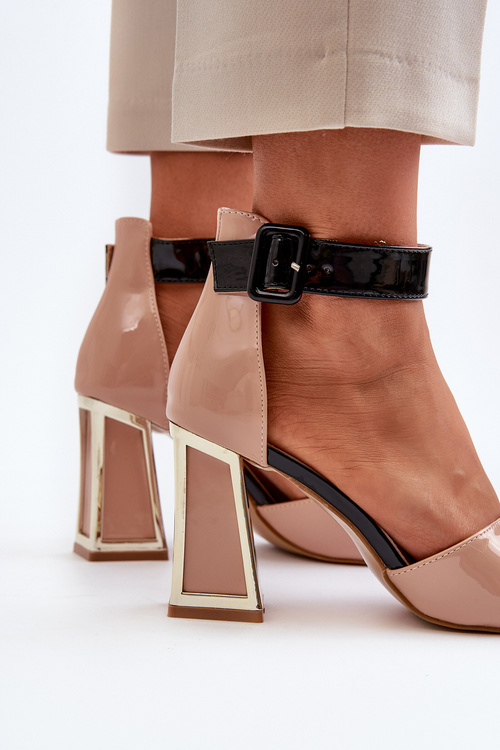 Lakové sandály na podpatku béžové Adrianu