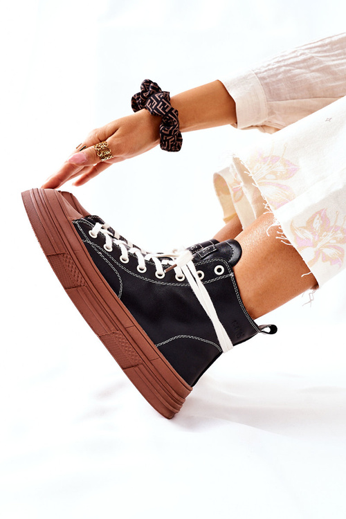 Izolované ženské goe tenisky High II2N4033 čierna