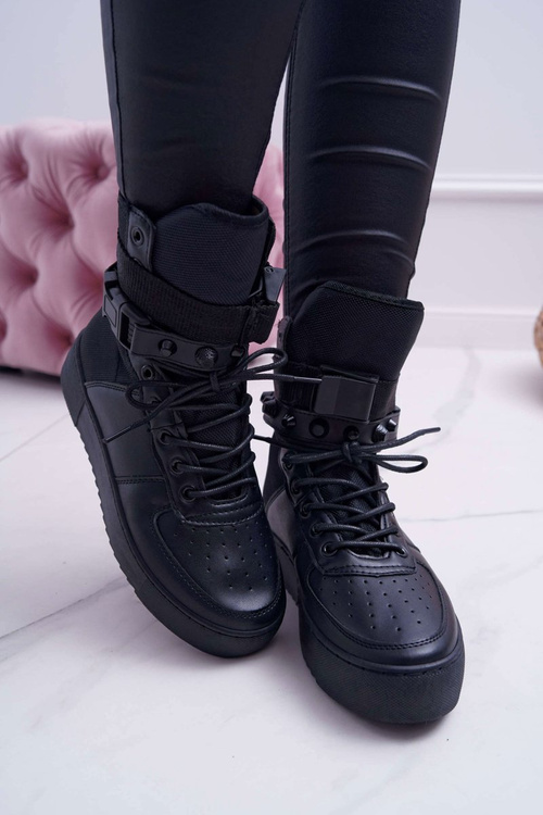 Dámske športové topánky čierne zemetrasené pruhy