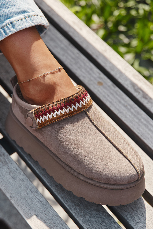 Dámské sněhule nízké s pohyblivým páskem a výšivkou na platformě tmavě béžové Lyrisse