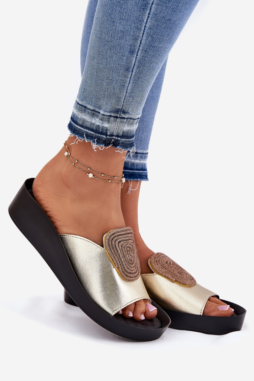 Dámské Kožené Pantofle S Dekorací KV51-028 Zlaté