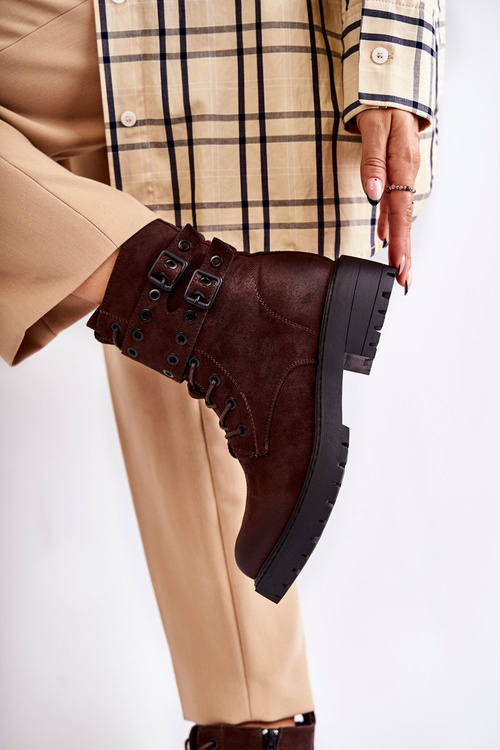 Dámsky semide izolovaný hnedý topánky Silvor