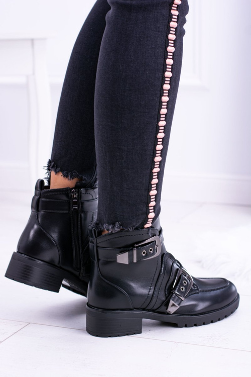 Izolované topánky žien s skladovacími prackami