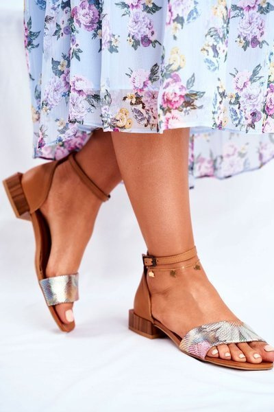 Kožené lesklé sandále Maciejka 04618-29 Rude