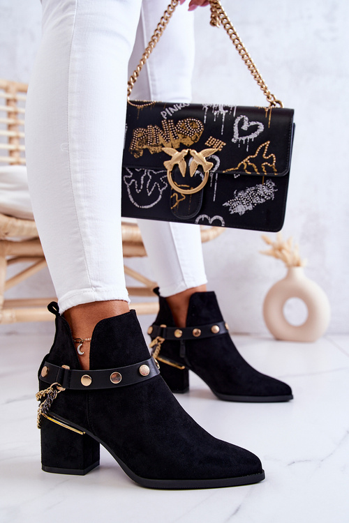 Dámske semišové topánky s čiernymi reťazcami