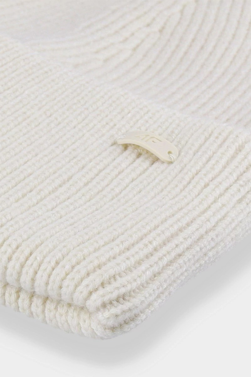 Zimní čepice 4F s přídavkem recyklovaných materiálů 4FAW23ACAPF288-83S Beige