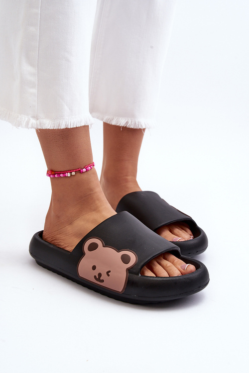 Dámske ľahké peny pantofle s motívom medveďa čierne Parisso