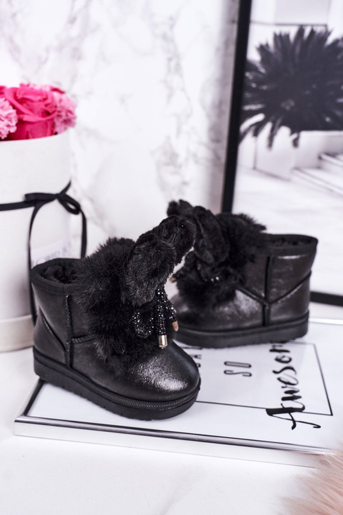 Detské snehové topánky izolované kožušinou s uši čierny zajačik