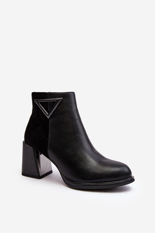 Dámske kožené topánky na čiernom príspevku D&A CR8171