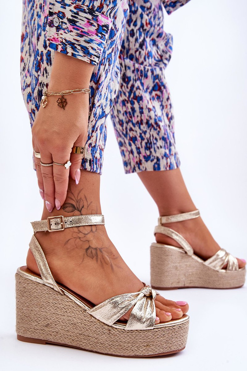 Dámske sandále na klinách zlatý Kendall