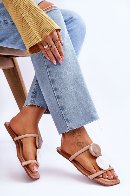 Suede Flip -flops s nahými dekoráciami Victoria