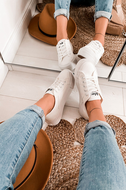 Tenisky na bielej platforme Lee Cooper LCW-22-31-0837L