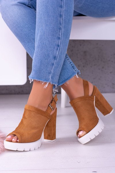 Lu Boo Brown Sunes Sandals na post emare