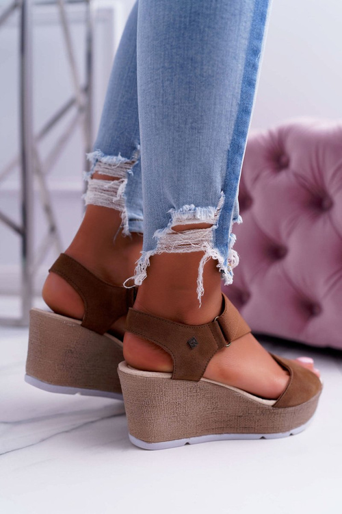 Dámske sandále na klinoch Big Star Suede Brown DD276035