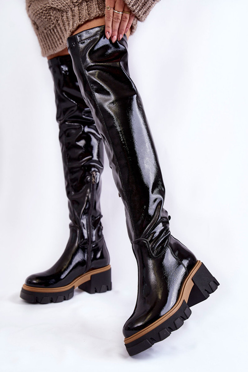 Módní lakované dámské kozačky Černe Venise