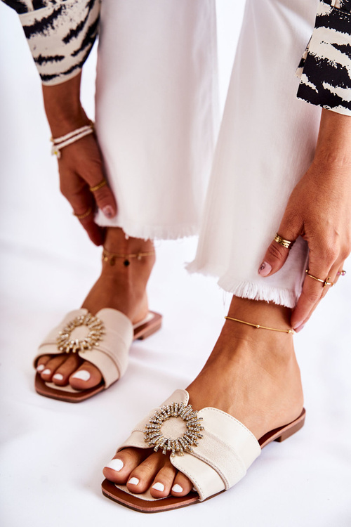 Pohodlné flip -flops s ľahkým béžovým ginerom