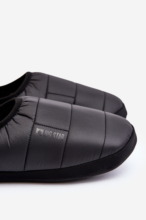 Izolované izolované papuče mužov čierna hviezda KK174363