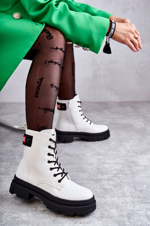 Dámské lakované boty šněrovací bílé Conny