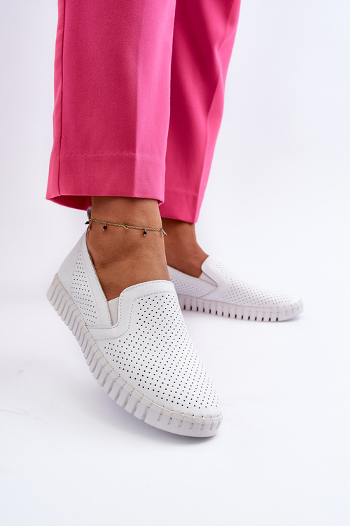 Bílé dámské kožené lodičky s vyšívaným vzorem Darnissa