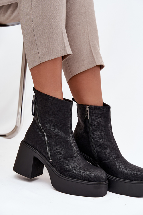 Kožené zateplené dámske čižmy na podpätku a platforme Vinceza 66831 Čierne