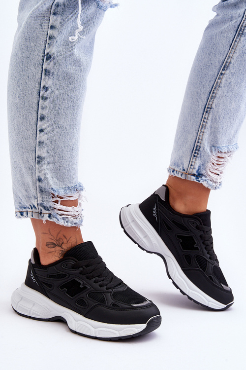 Módne dámske športové topánky s čiernymi Benátkami