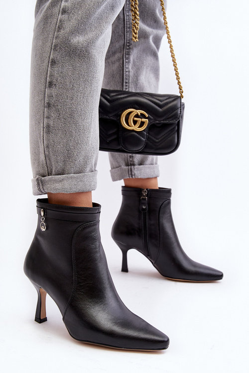 Dámske kožené topánky na Maciejka szpilka 06301-01 čierna