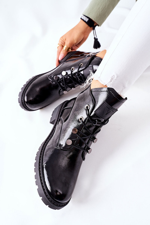 Maľované izolované čierne topánky