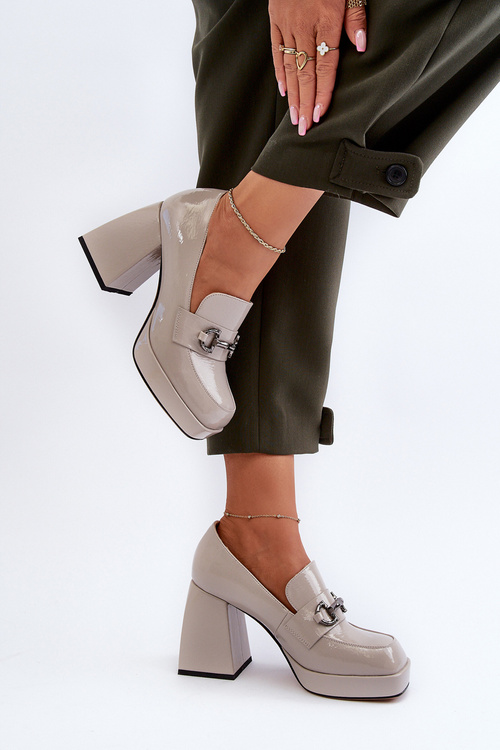 Šedé lakové dámske topánky na opätku D&A MR38-906