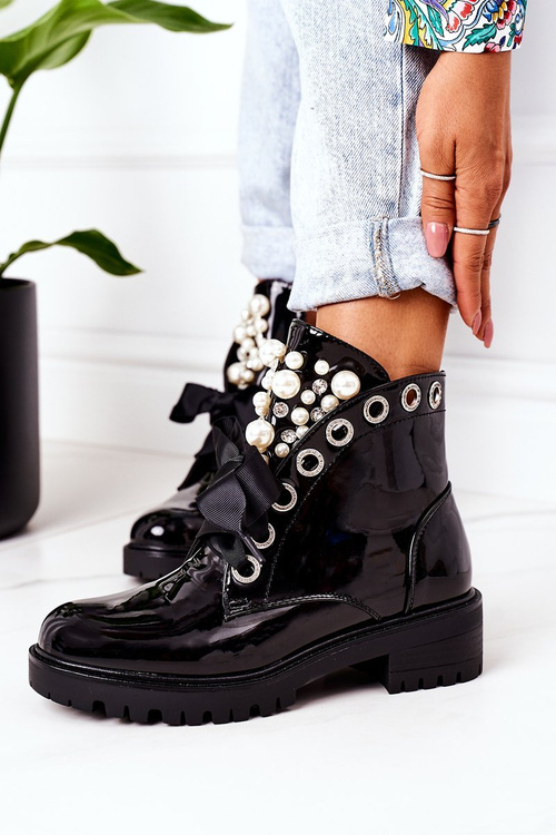 Maľované izolované pracovníci s perlami čiernou perlou