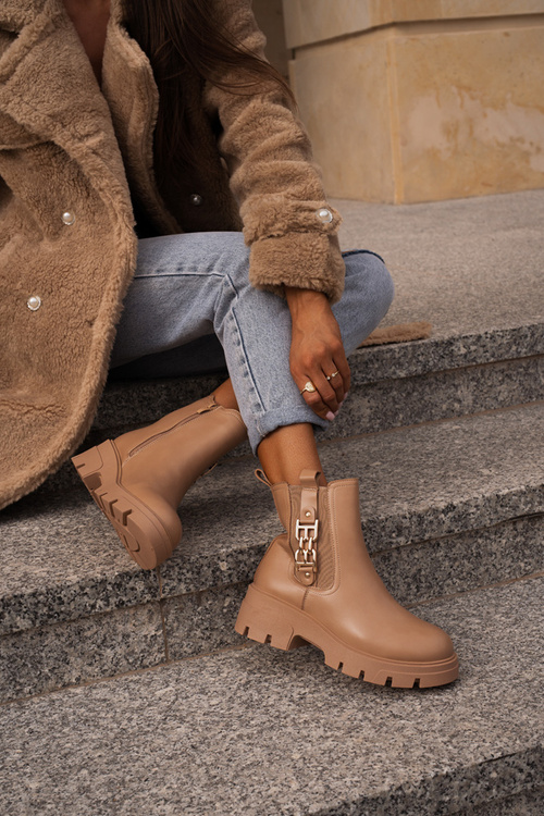 Zateplené dámske topánky z eko kože so zlatou dekoráciou béžové Erivianes