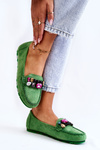 Ženské semišové mokasíny so zelenými dekoráciami Janetta