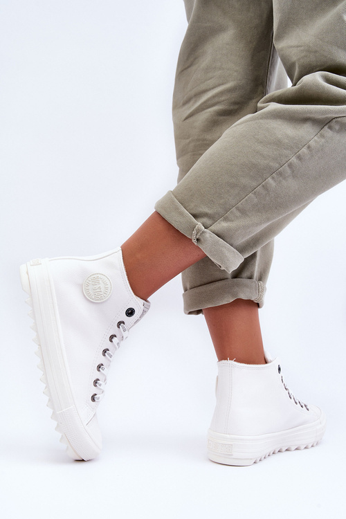 Dámske tenisky s veľkou hviezdou High Izolované biele GG274108