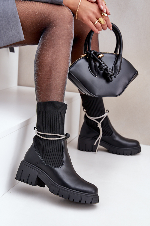 Boty Se Zápatím A Lesklým Šněrováním Černé Dinarca