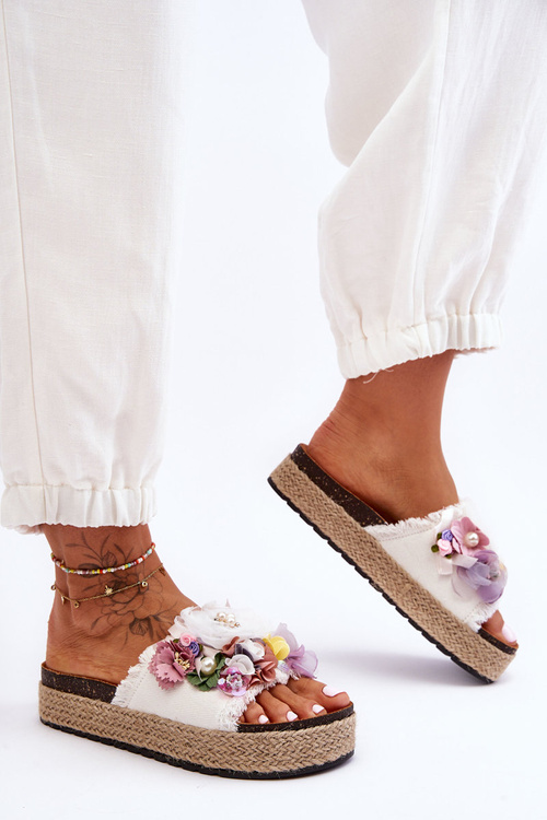 Materiál flip -flops s kvetmi biela Nessa