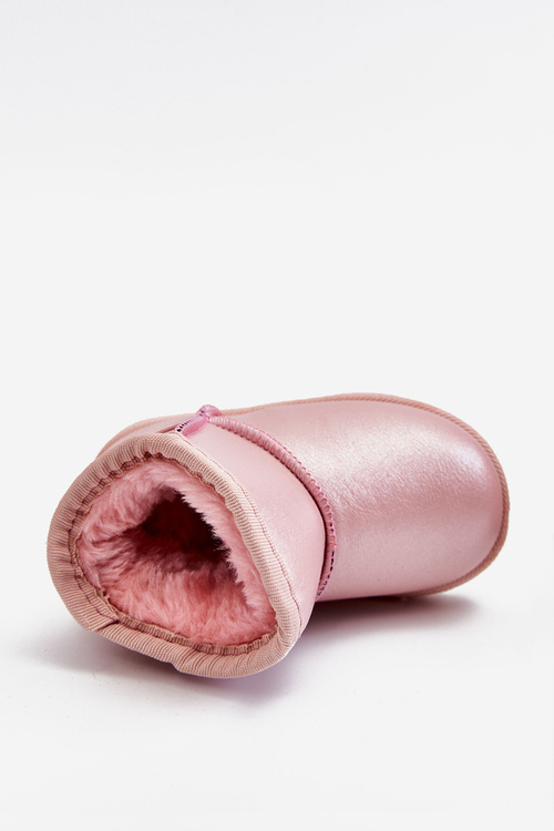 Izolované detské topánky ružové snehové topánky