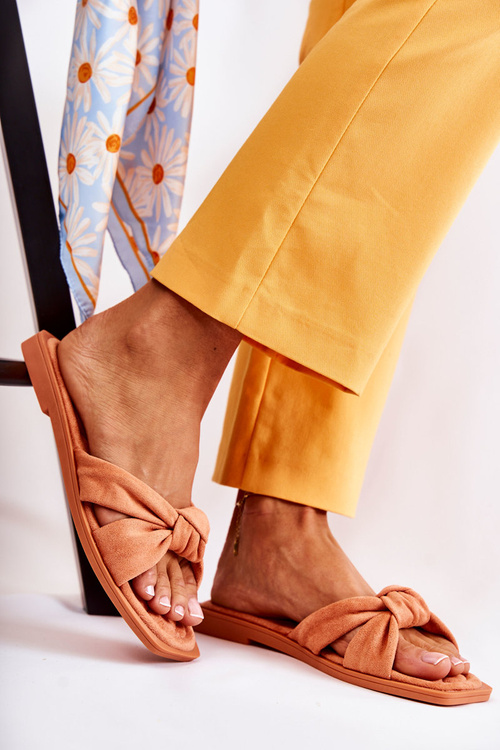 Dámske módne semišové oranžové žabky Lorrie