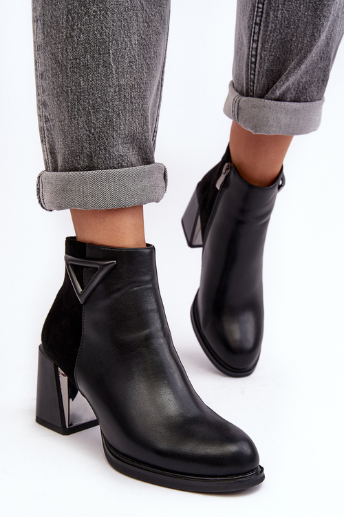 Dámske kožené topánky na čiernom príspevku D&A CR8171